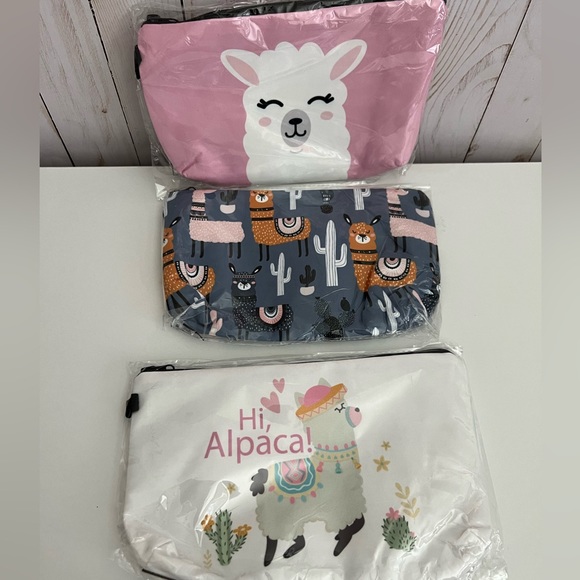 NEW Bundle of (3) Makeup Bags - Picture 1 of 4